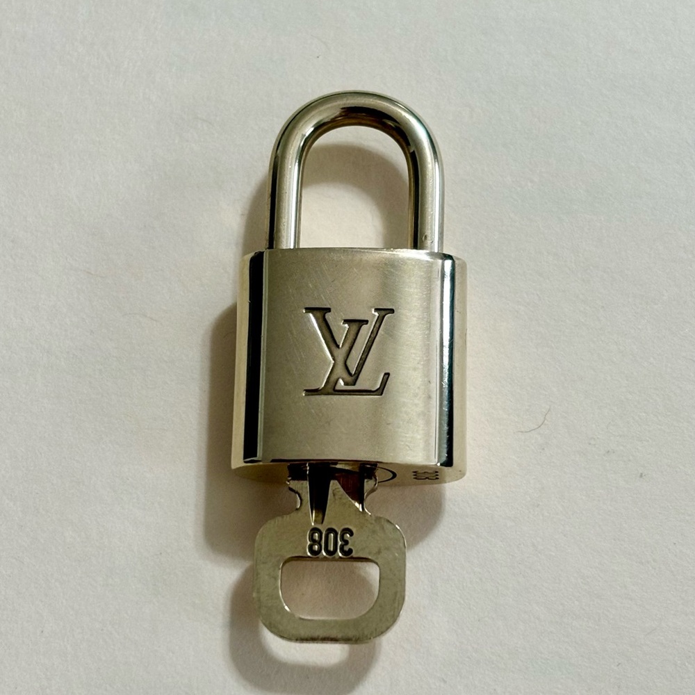 LOUIS VUITTON - Original Lock and Key for LV bag - #308 - Picture 2 of 5